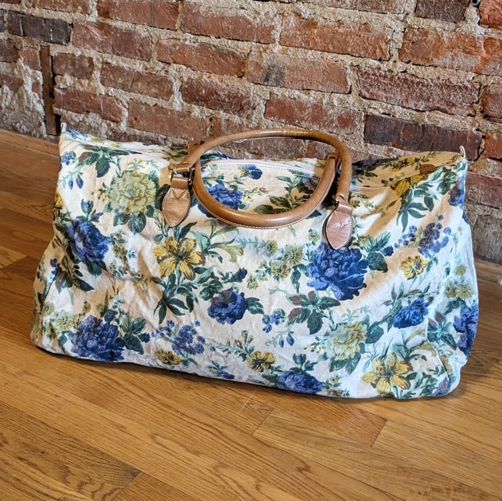 Vintage 90's Gitano 21" x 6" x 14.5" Blue Floral Overnight Weekender Duffel Bag